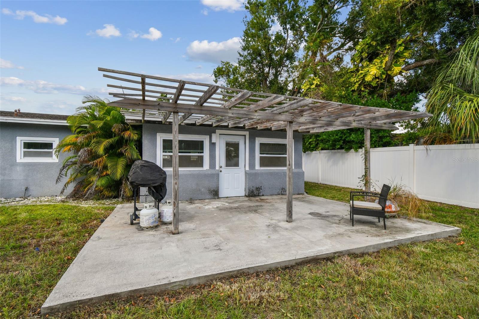 Image 4 of 21 For 4722 Bay Avenue