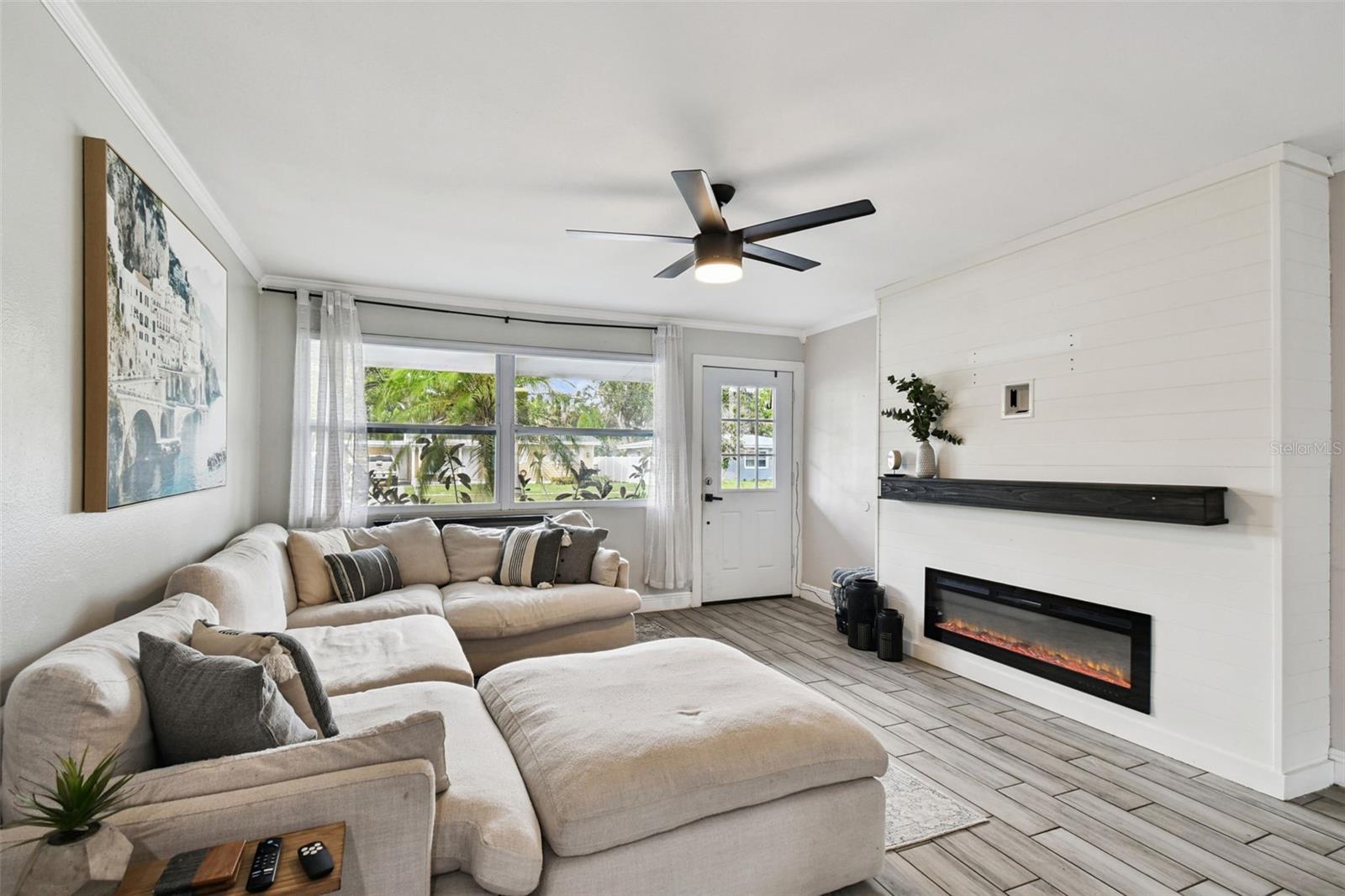 Image 6 of 21 For 4722 Bay Avenue