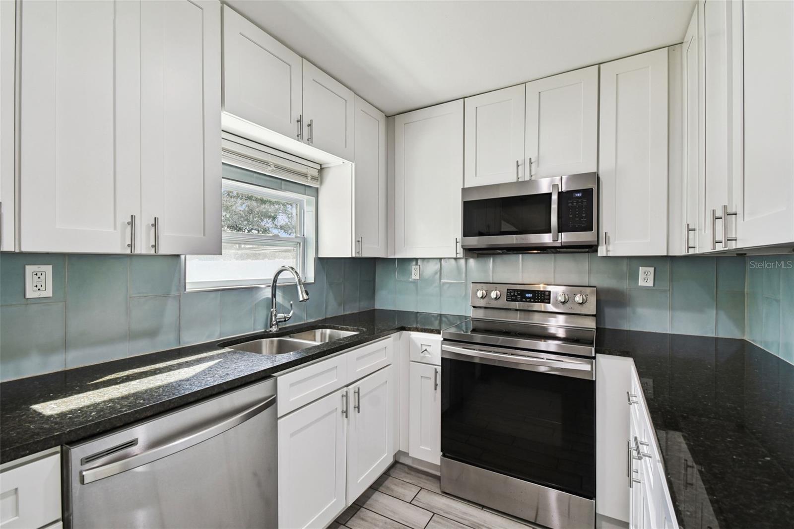 Image 9 of 21 For 4722 Bay Avenue