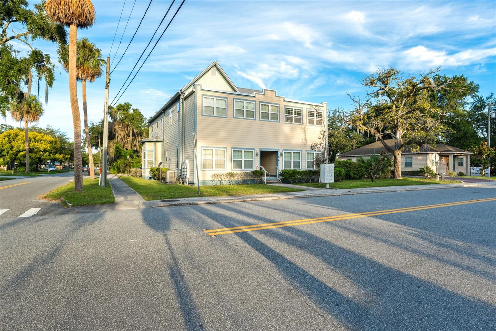 Image 10 of 21 For 22 Clyde Avenue