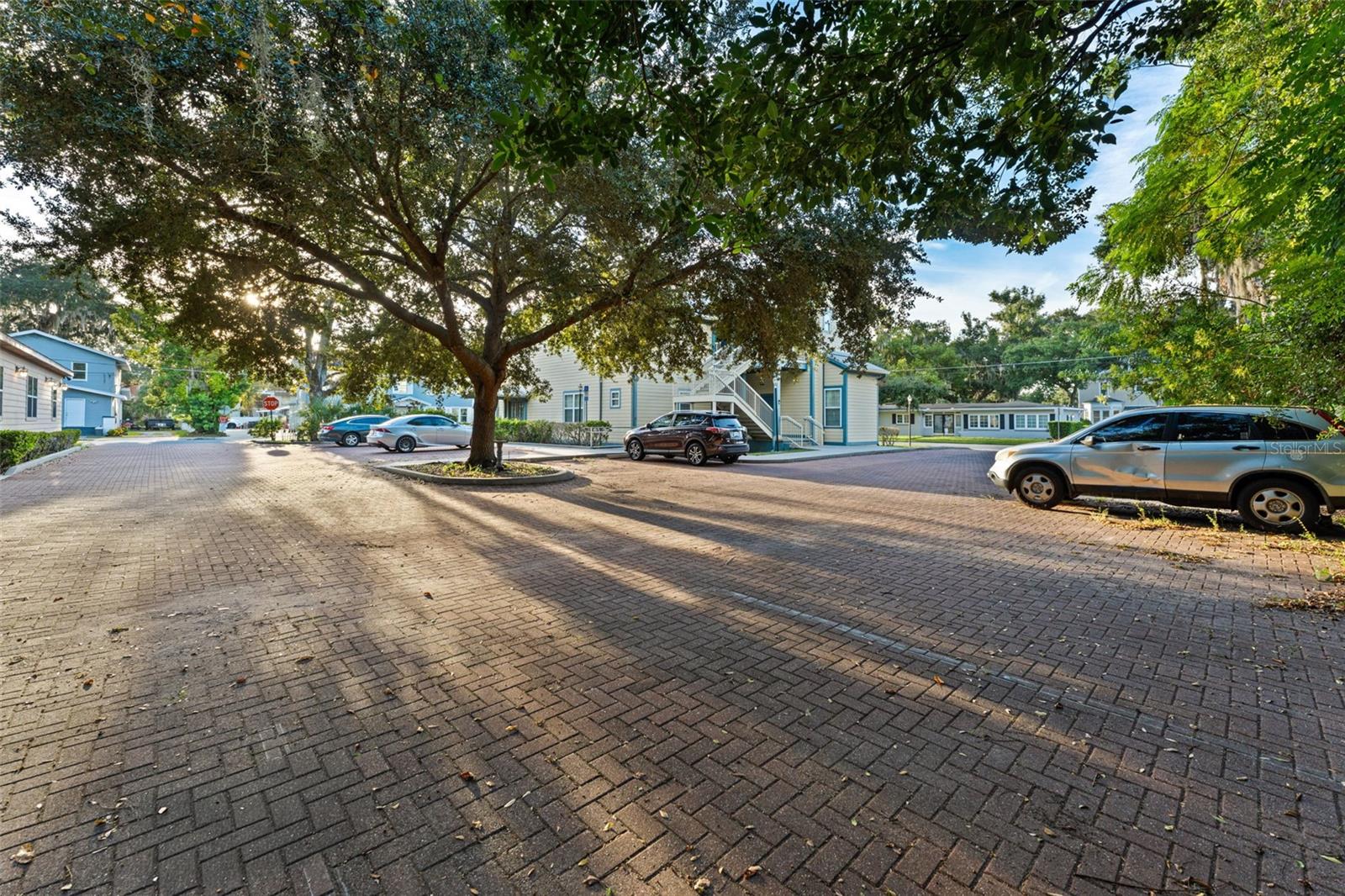 Image 13 of 21 For 22 Clyde Avenue