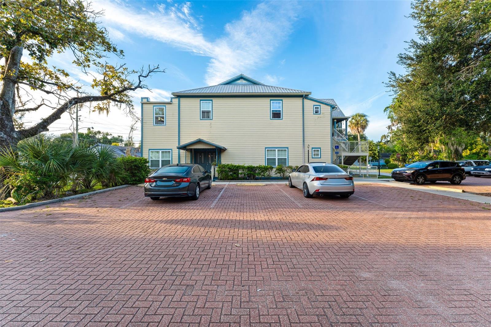 Image 14 of 21 For 22 Clyde Avenue