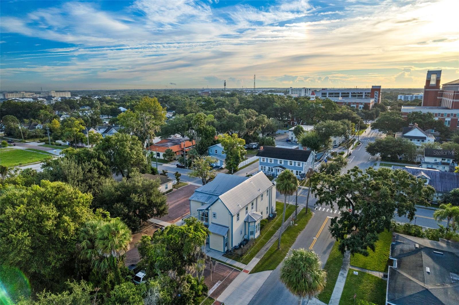 Image 3 of 21 For 22 Clyde Avenue