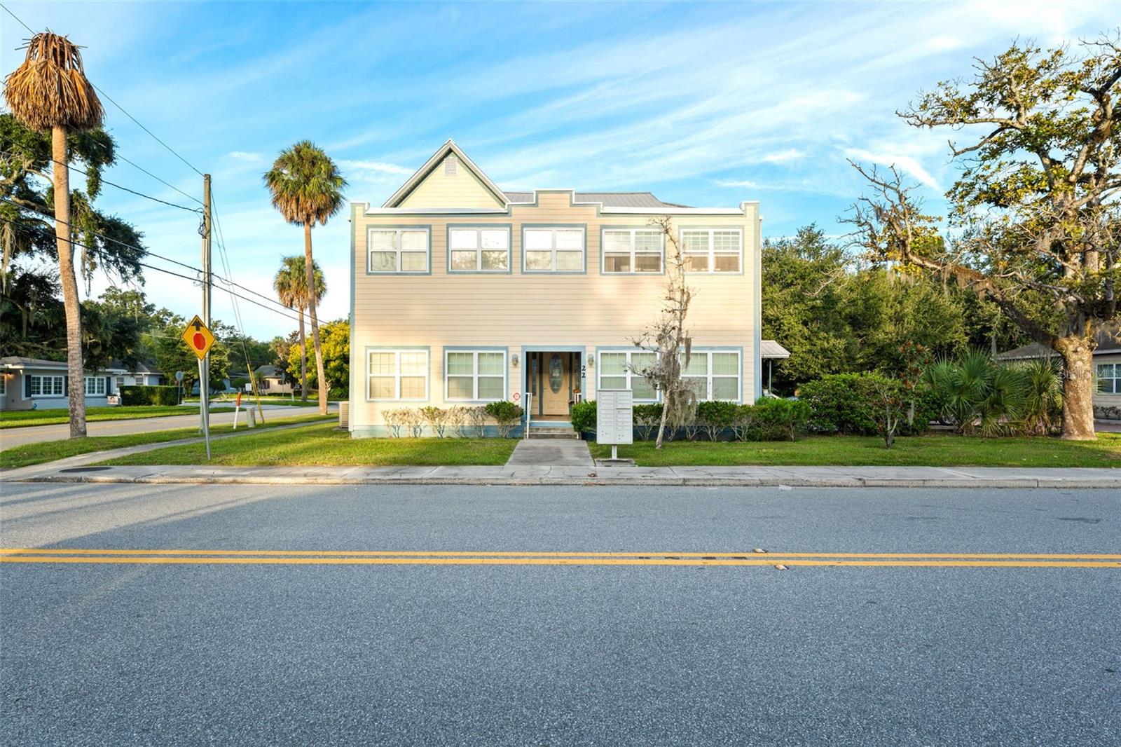 Image 5 of 21 For 22 Clyde Avenue