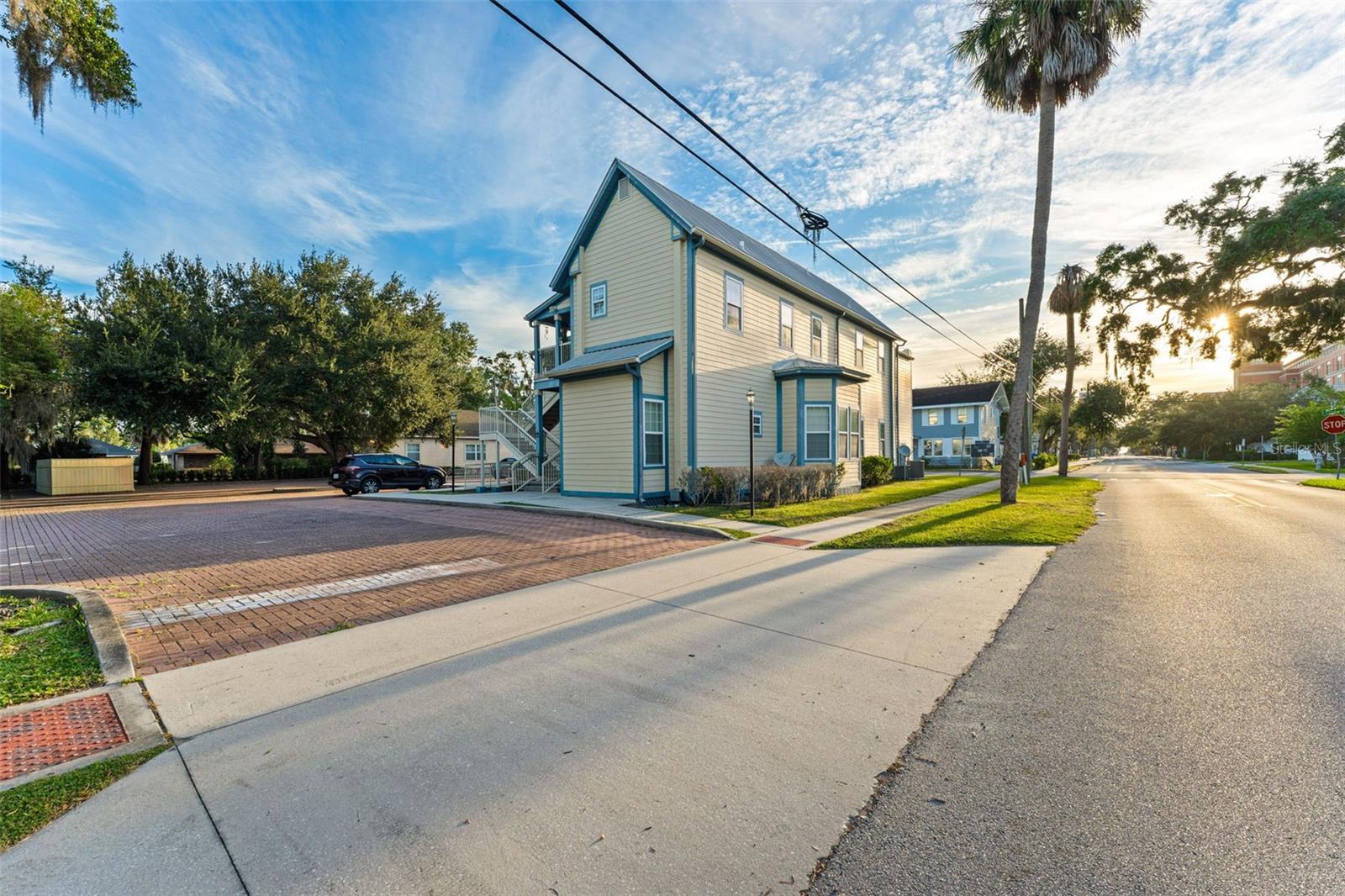 Image 6 of 21 For 22 Clyde Avenue