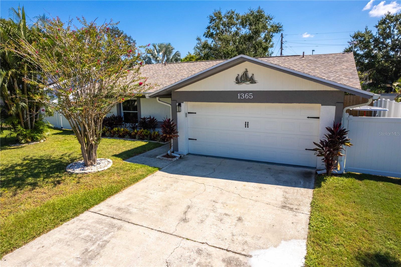Image 49 of 91 For 1365 Winding Brook Way