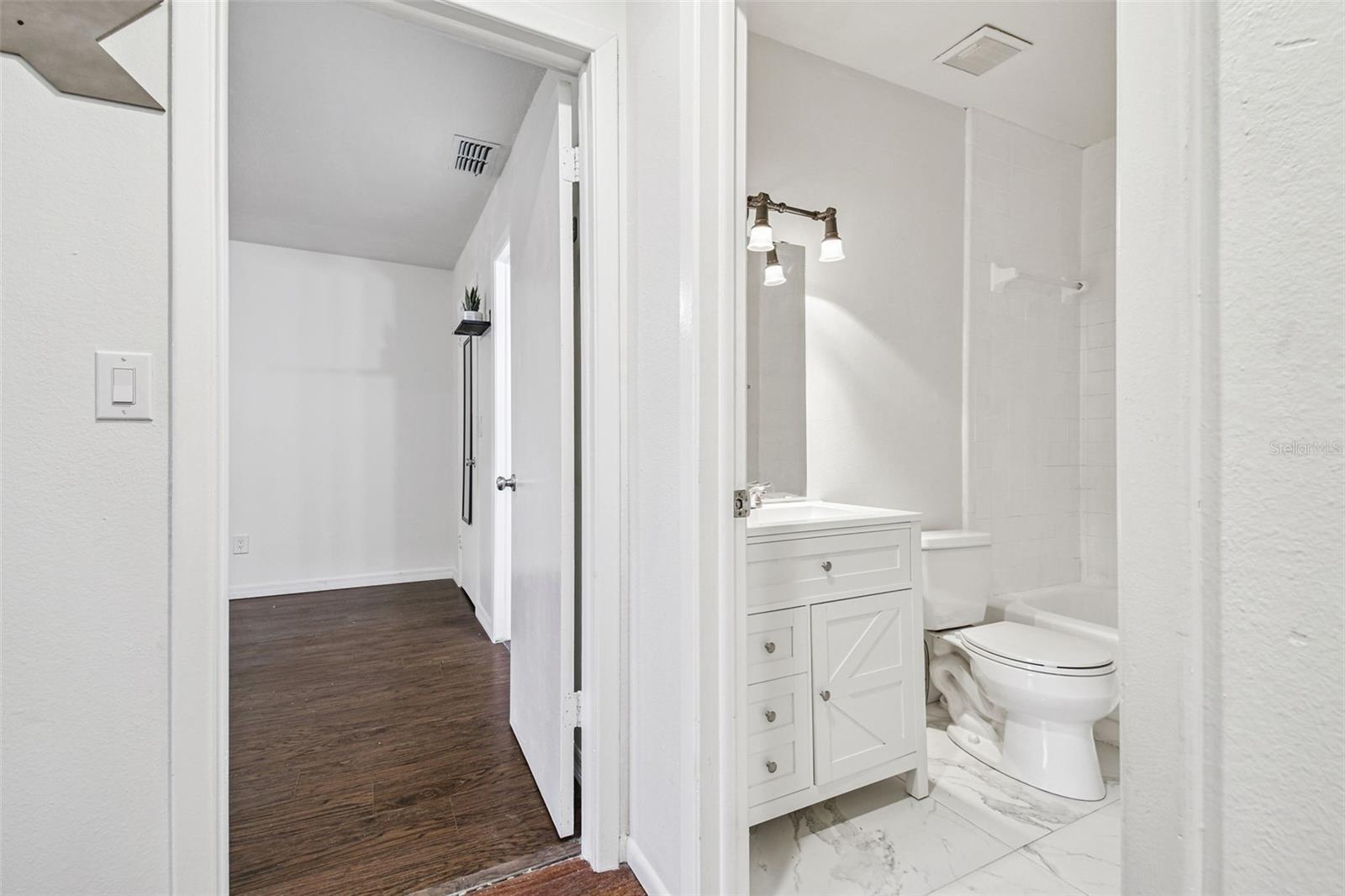 Image 13 of 60 For 4013 Dream Oak Place 202