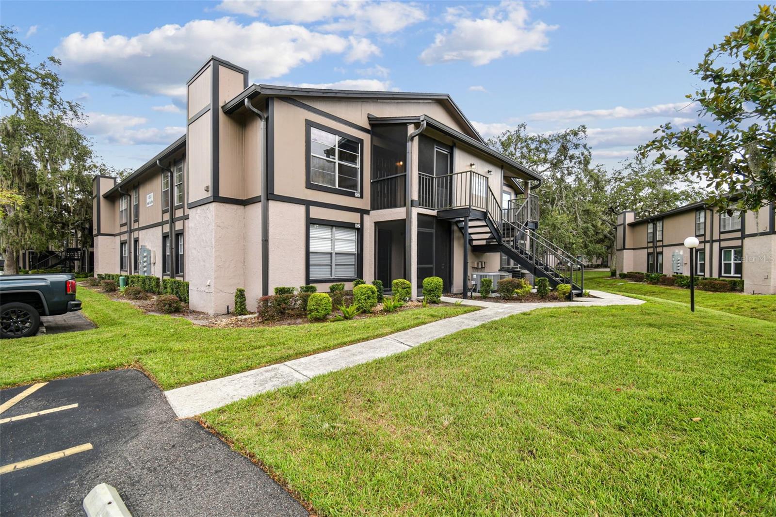 Image 3 of 60 For 4013 Dream Oak Place 202