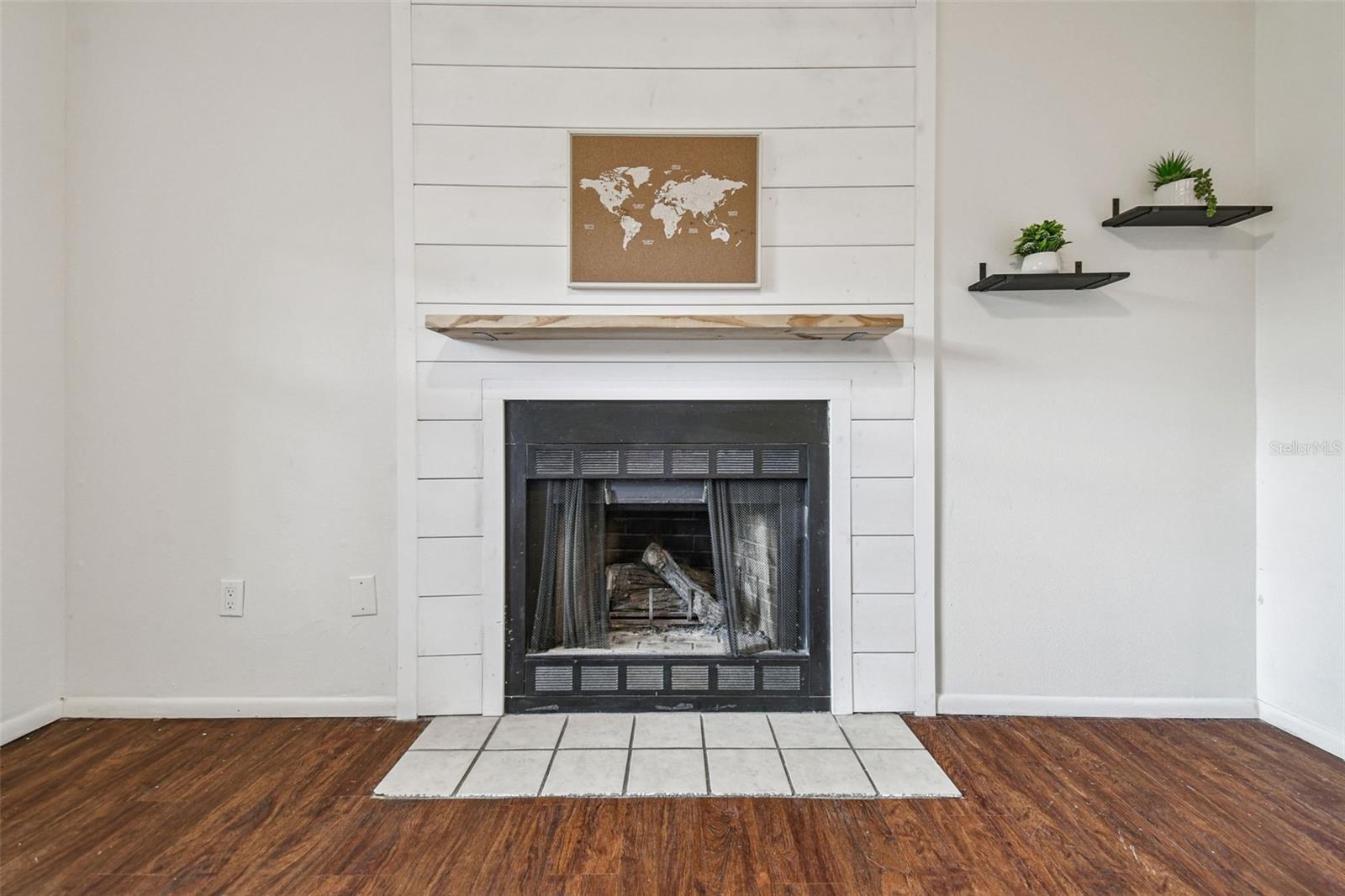 Image 6 of 60 For 4013 Dream Oak Place 202
