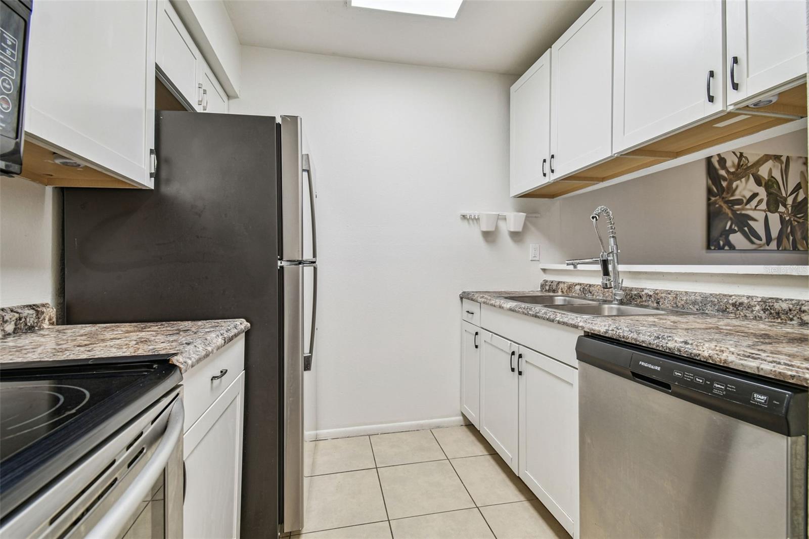 Image 9 of 60 For 4013 Dream Oak Place 202