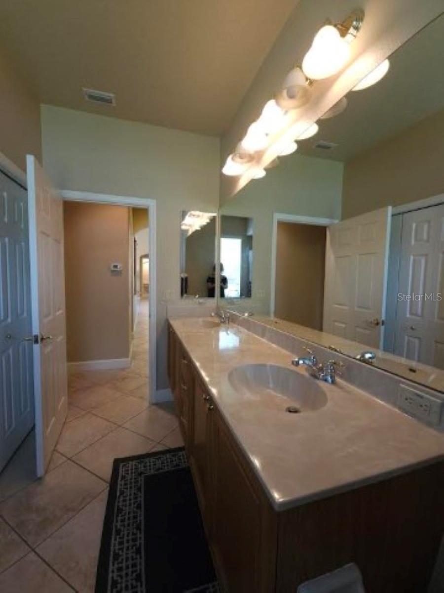 Image 36 of 67 For 3037 Lynwood Court