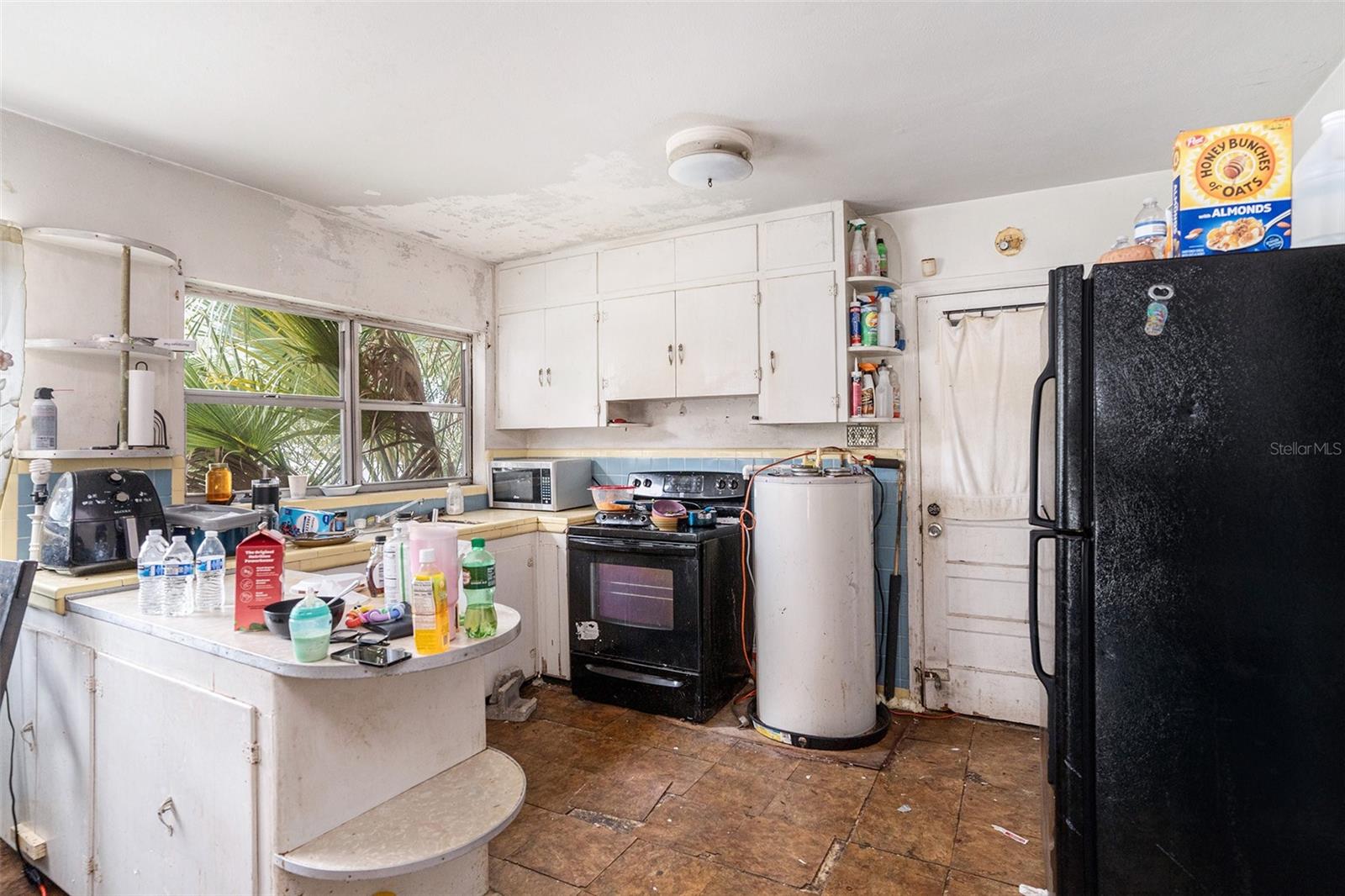 Listing photo id 8 for 911 31st Avenue