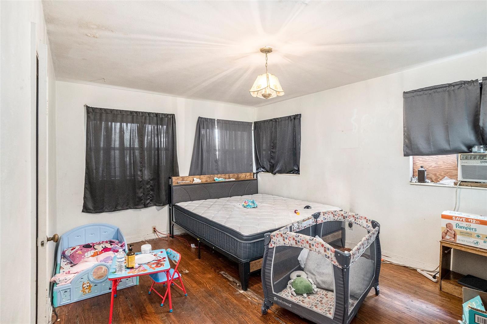 Listing photo id 9 for 911 31st Avenue