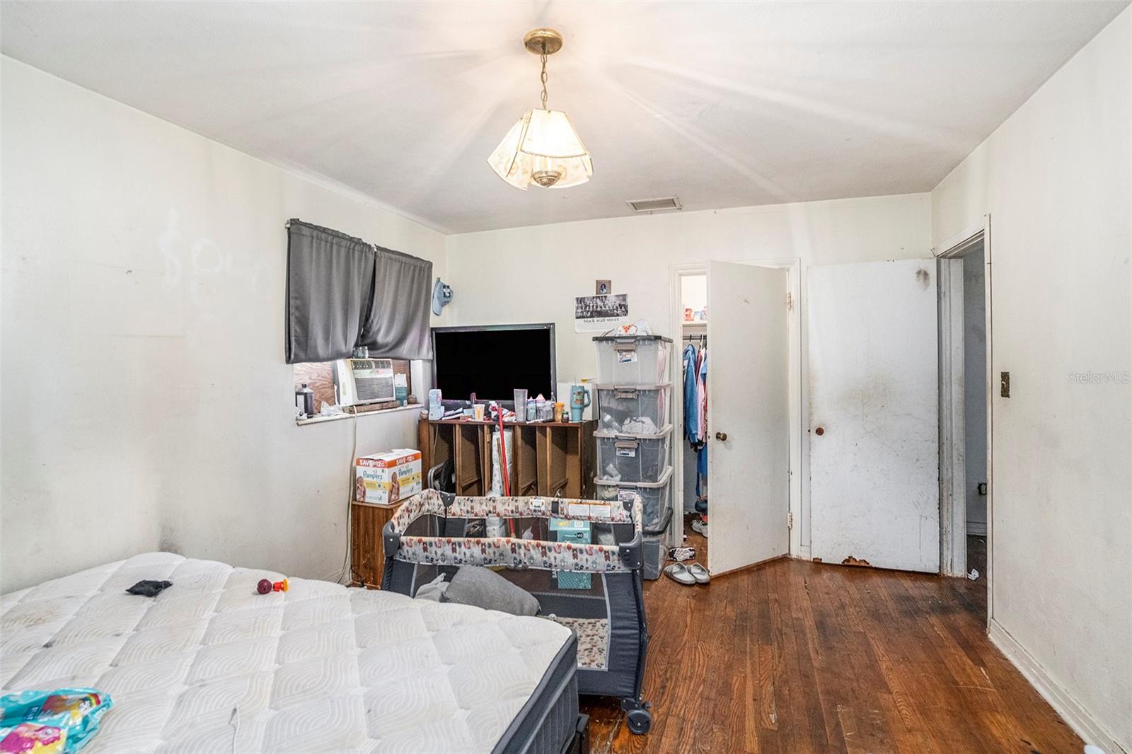 Listing photo id 10 for 911 31st Avenue