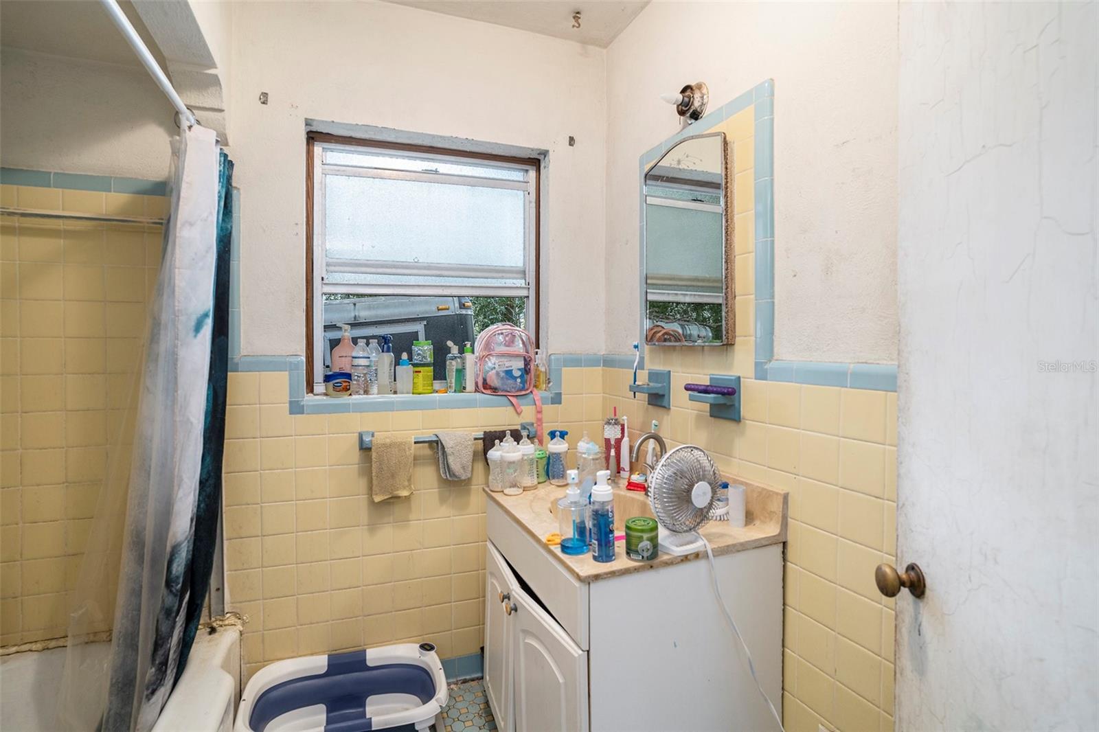Listing photo id 12 for 911 31st Avenue