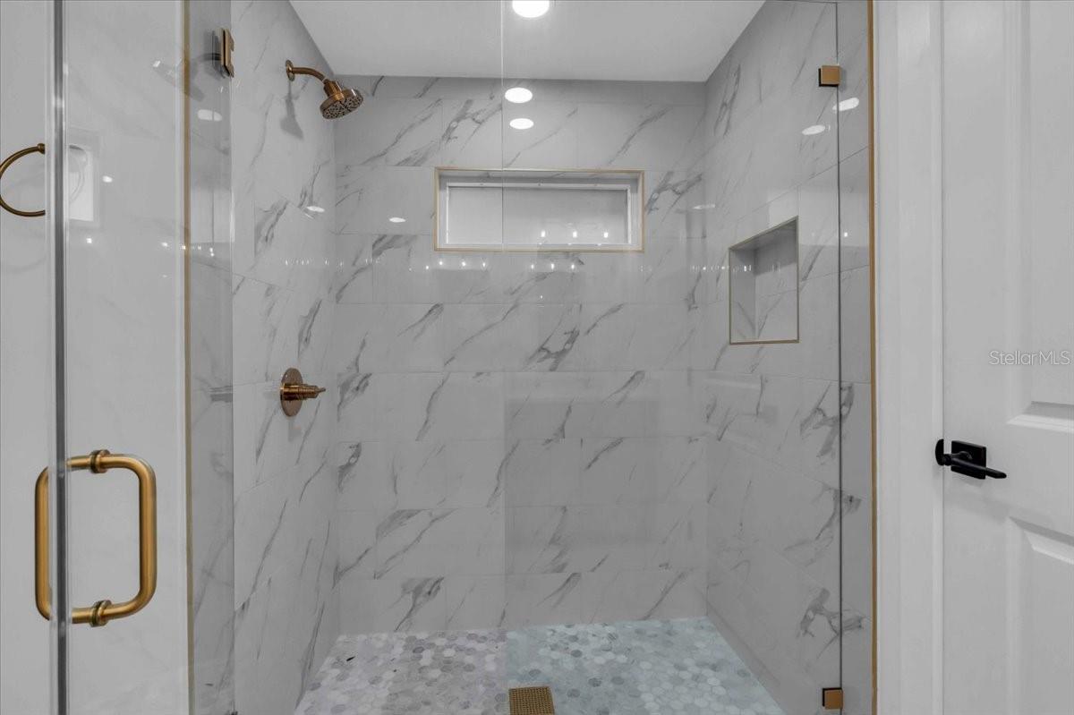 Listing photo id 22 for 3409 Villa Rosa Street