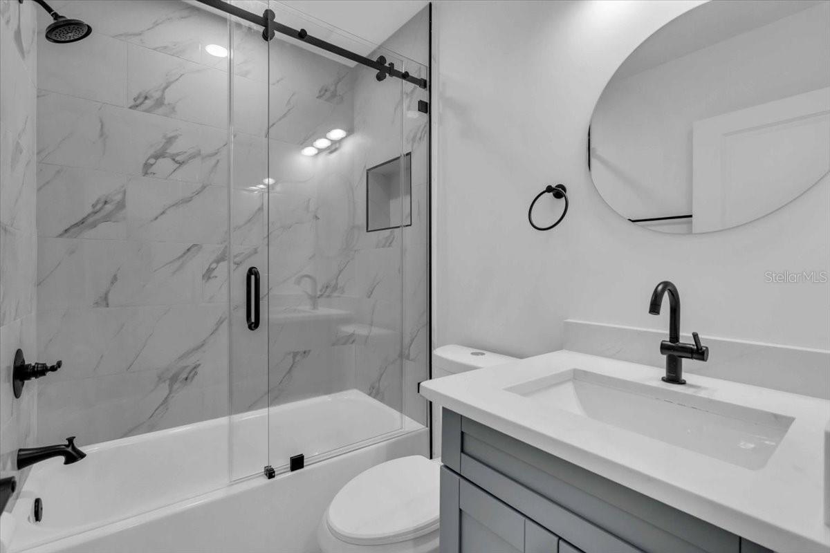 Listing photo id 25 for 3409 Villa Rosa Street