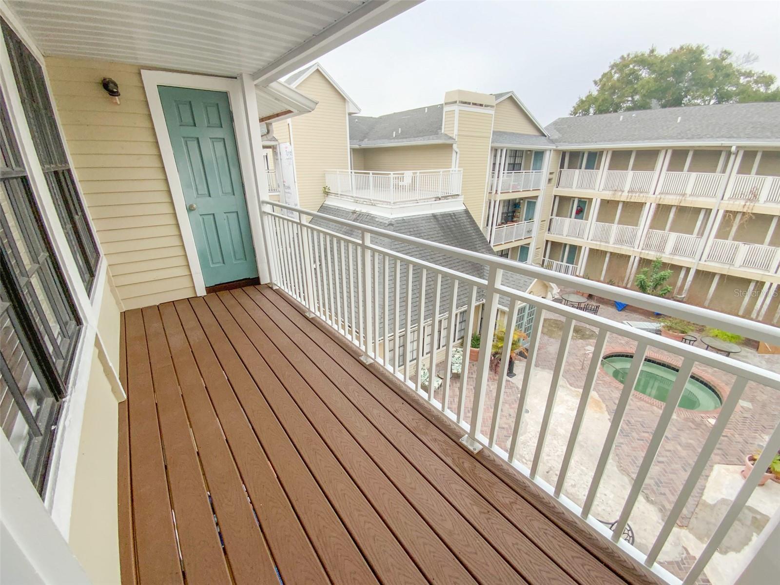 Image 17 of 21 For 1000 Horatio Street 324