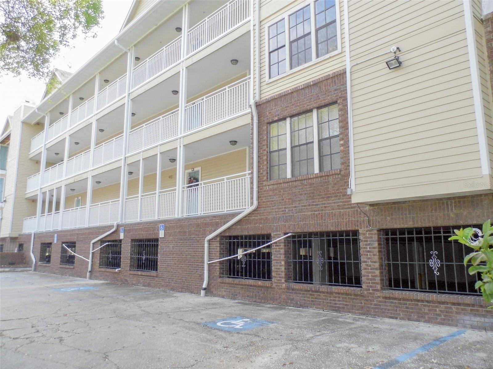 Image 2 of 21 For 1000 Horatio Street 324