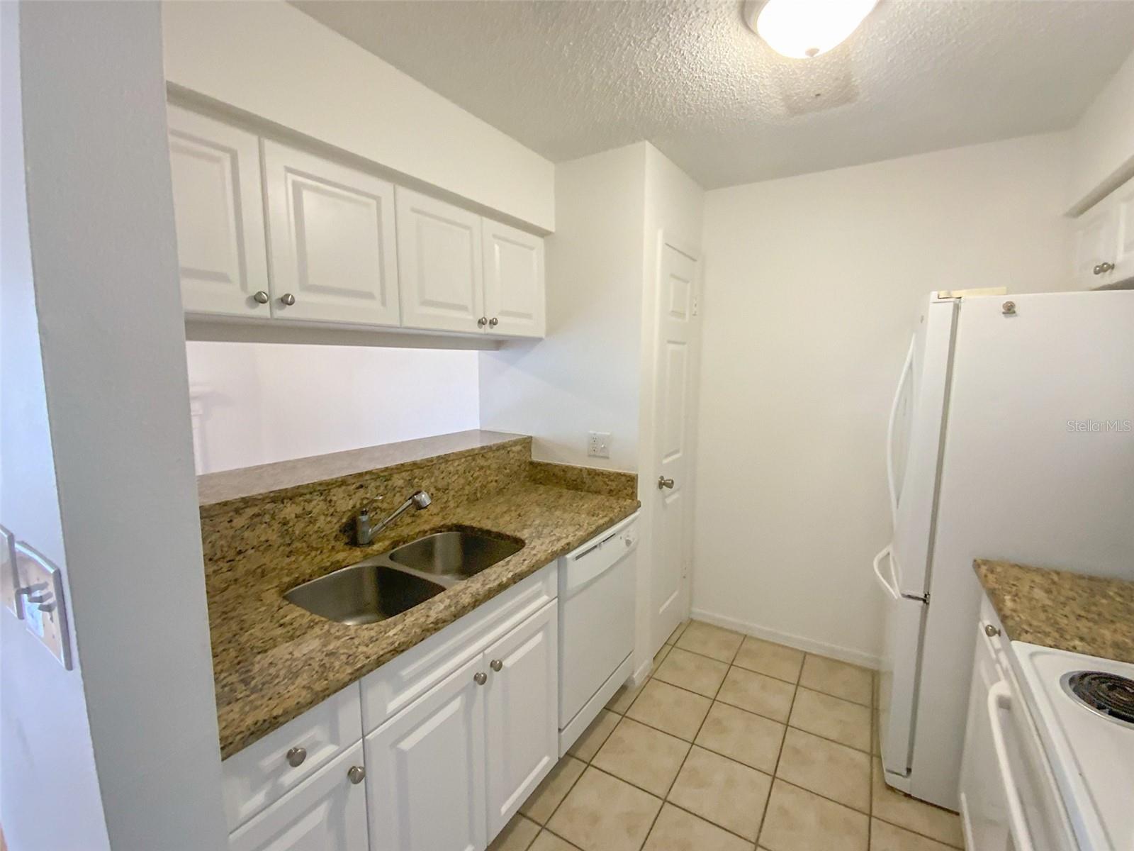 Image 6 of 21 For 1000 Horatio Street 324