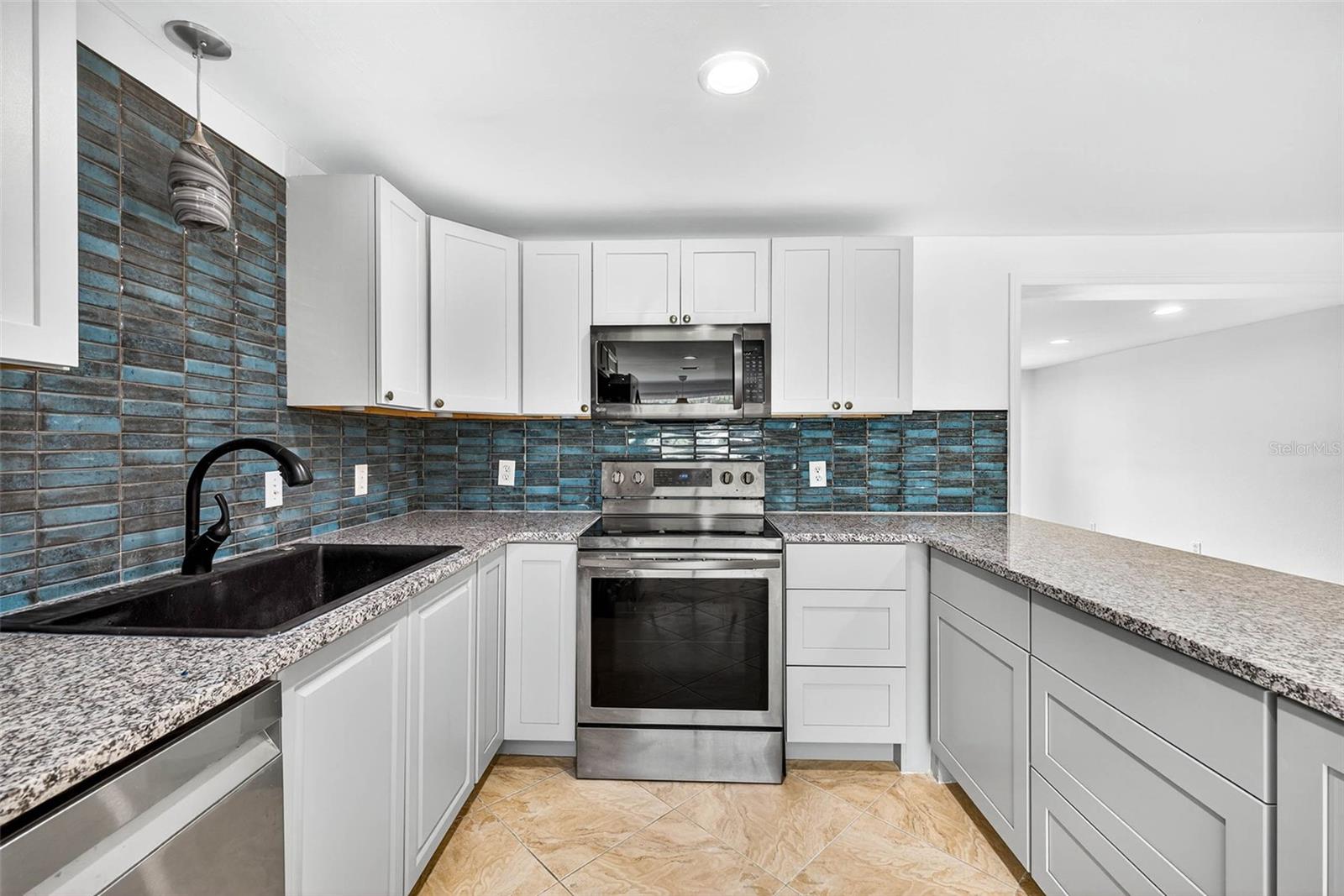 Image 13 of 57 For 3225 Shell Point Road