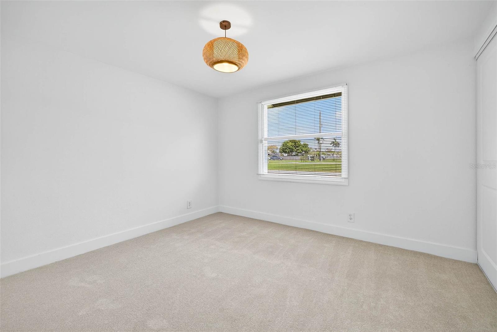 Image 19 of 57 For 3225 Shell Point Road