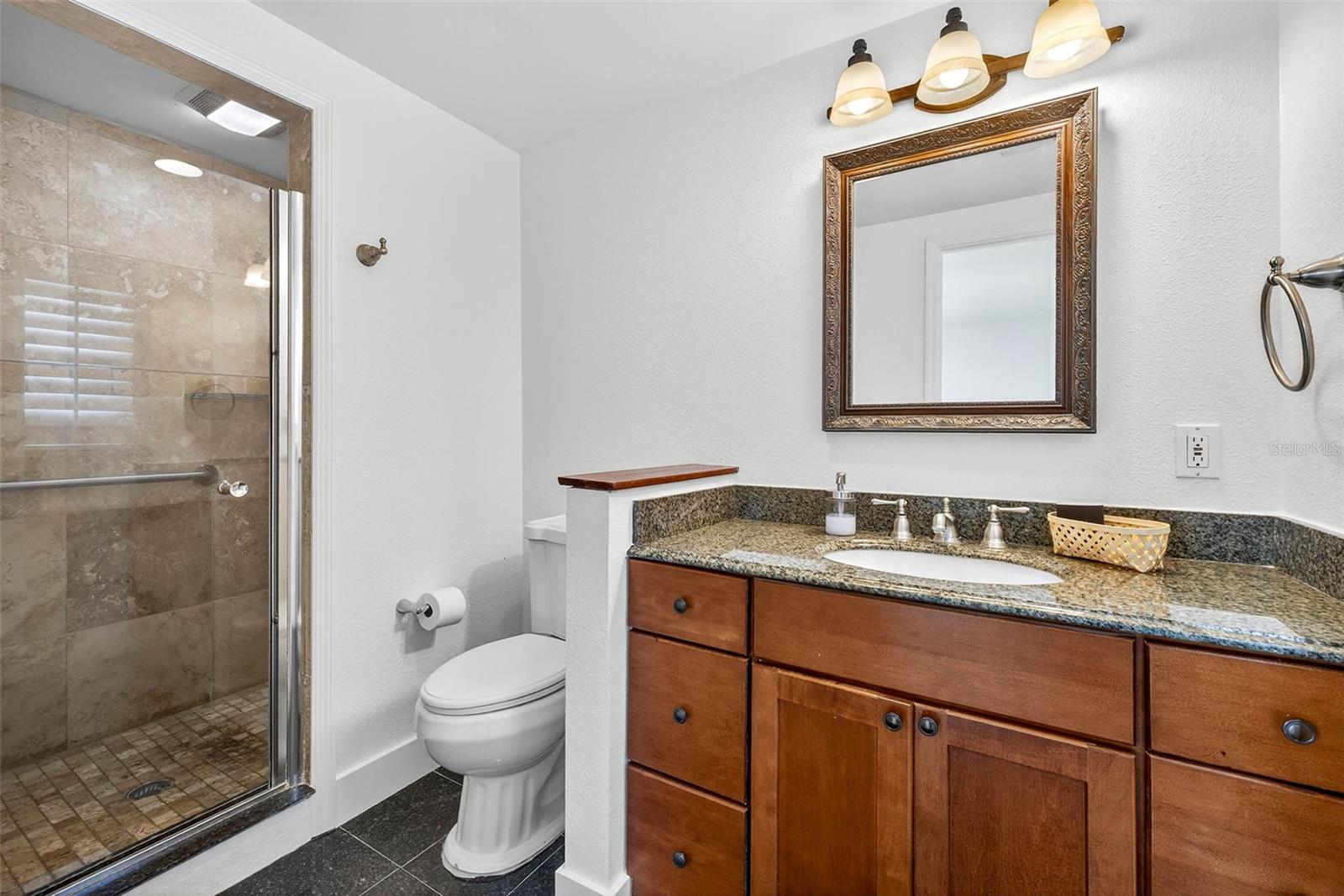 Image 27 of 57 For 3225 Shell Point Road