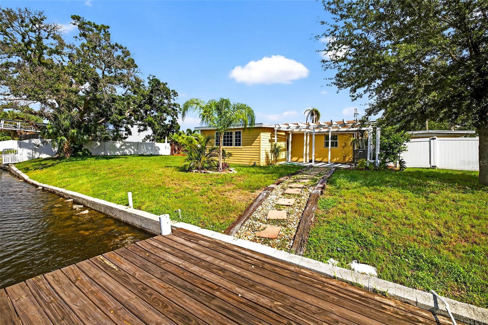 Image 37 of 57 For 3225 Shell Point Road