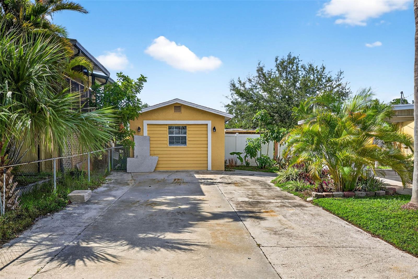 Image 41 of 57 For 3225 Shell Point Road