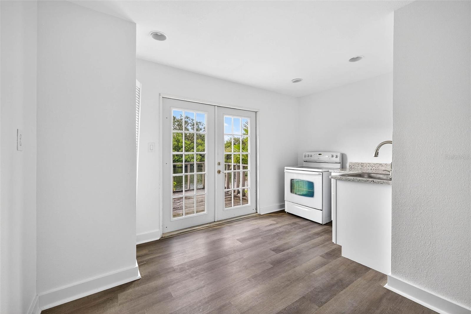 Image 48 of 57 For 3225 Shell Point Road