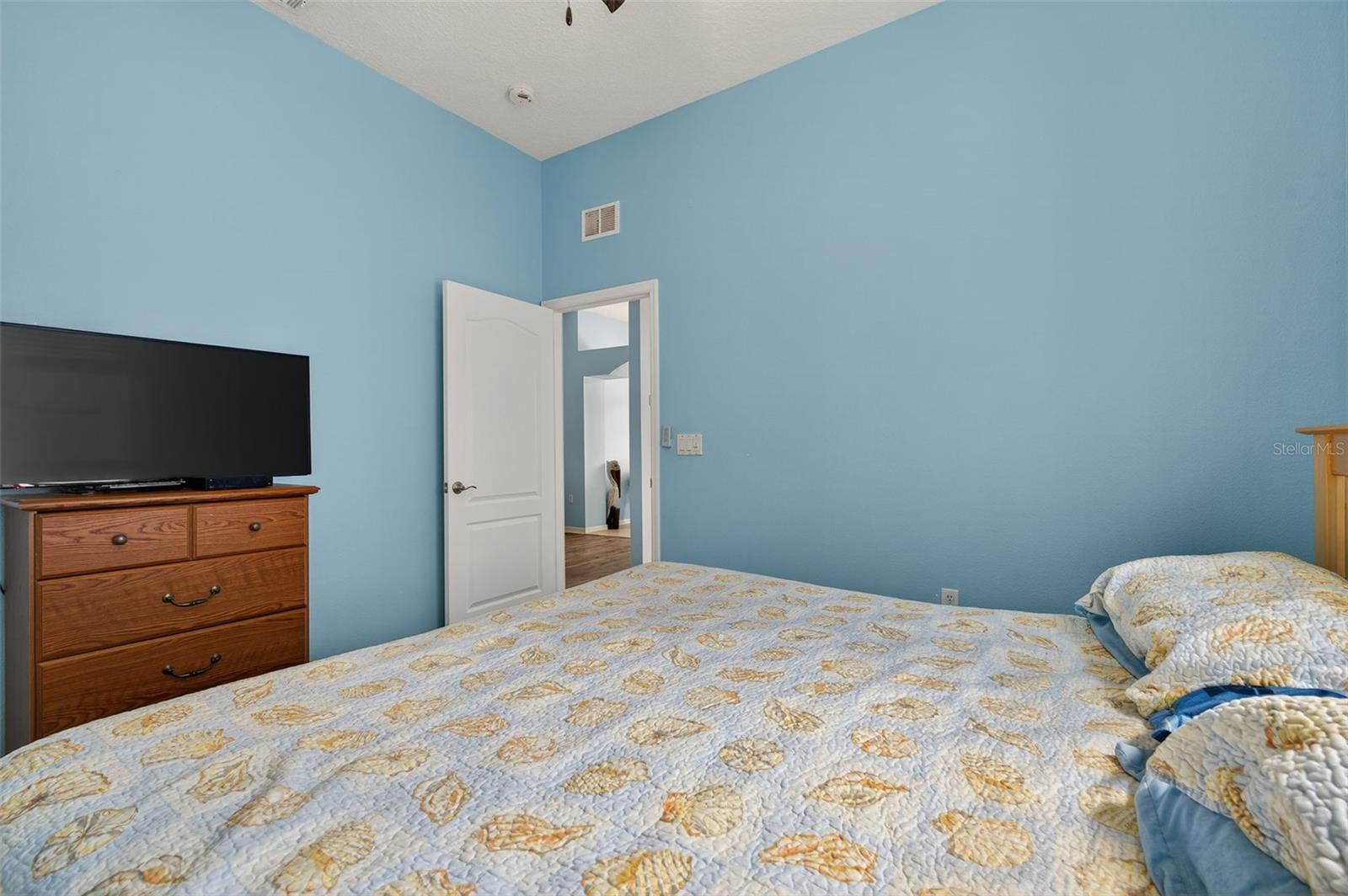 Image 28 of 71 For 11501 Bloomington Court