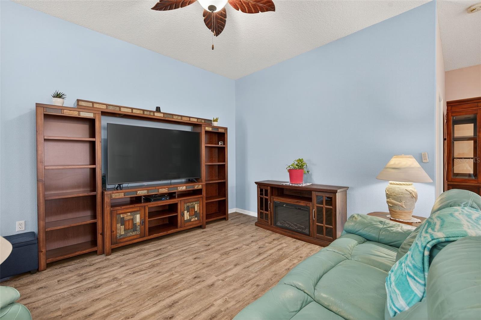 Image 33 of 71 For 11501 Bloomington Court