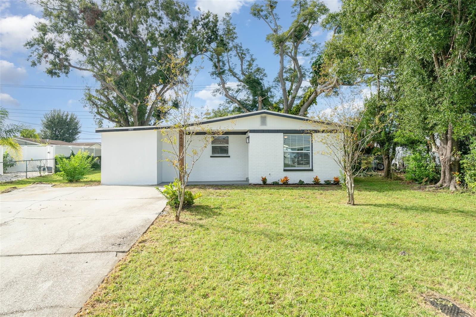 Listing photo id 0 for 4410 Fern Street