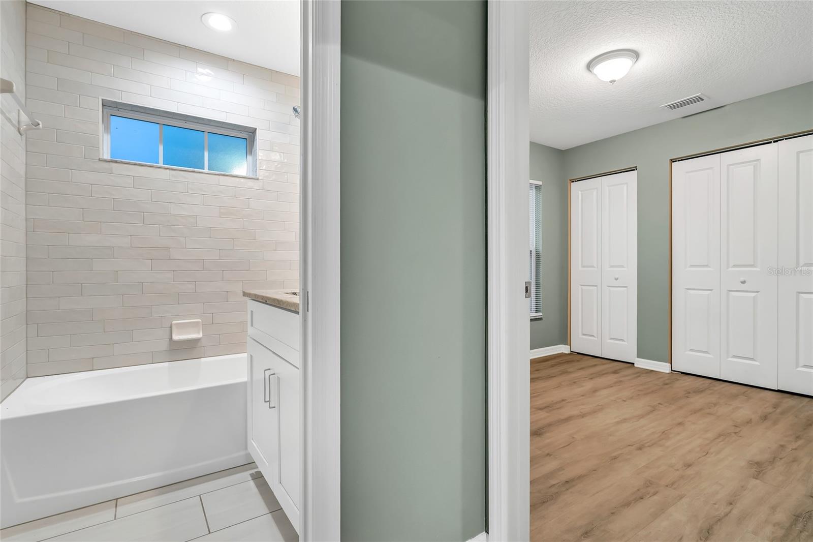 Image 12 of 29 For 1101 20th Street W