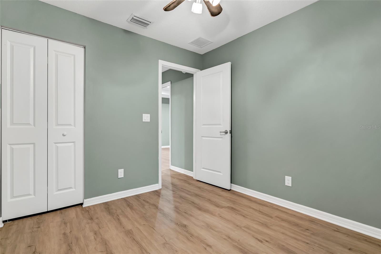 Image 17 of 29 For 1101 20th Street W