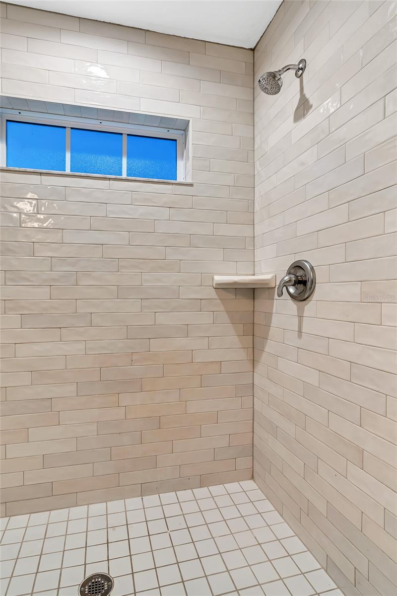 Image 5 of 29 For 1101 20th Street W
