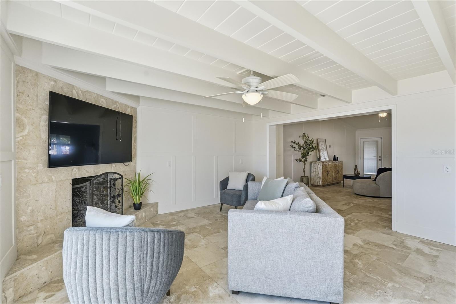 Image 19 of 47 For 15302 Harbor Drive