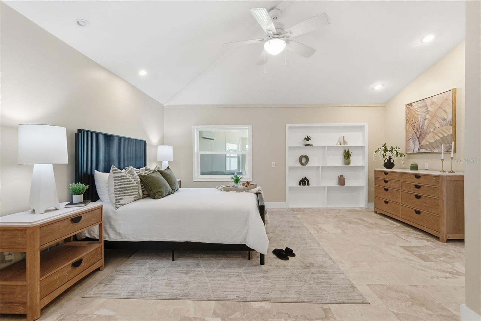 Image 22 of 47 For 15302 Harbor Drive