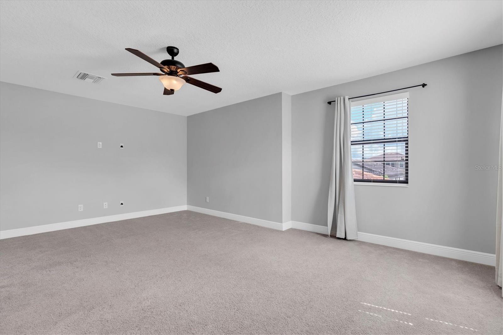 Image 28 of 73 For 12718 Burns Drive