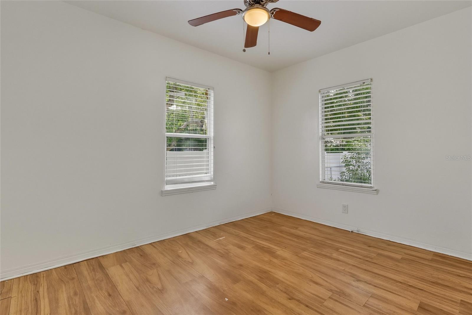 Image 11 of 15 For 2845 Valencia Way S