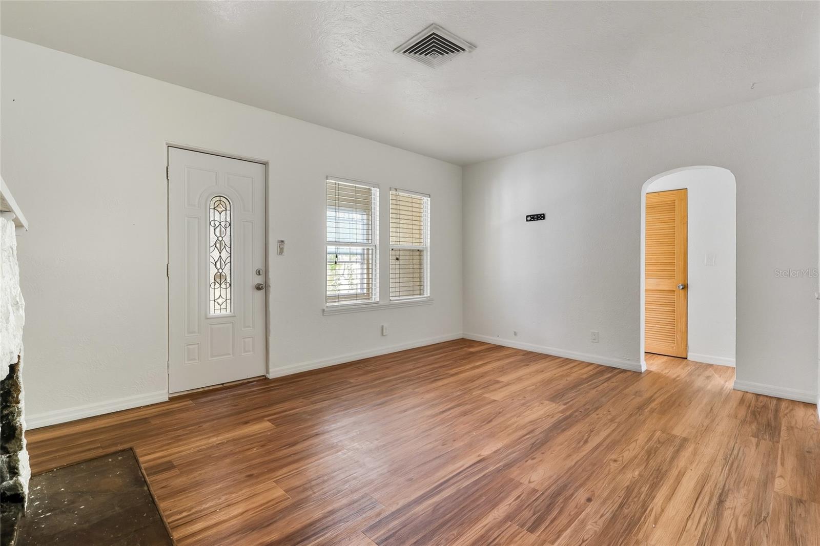 Image 3 of 15 For 2845 Valencia Way S