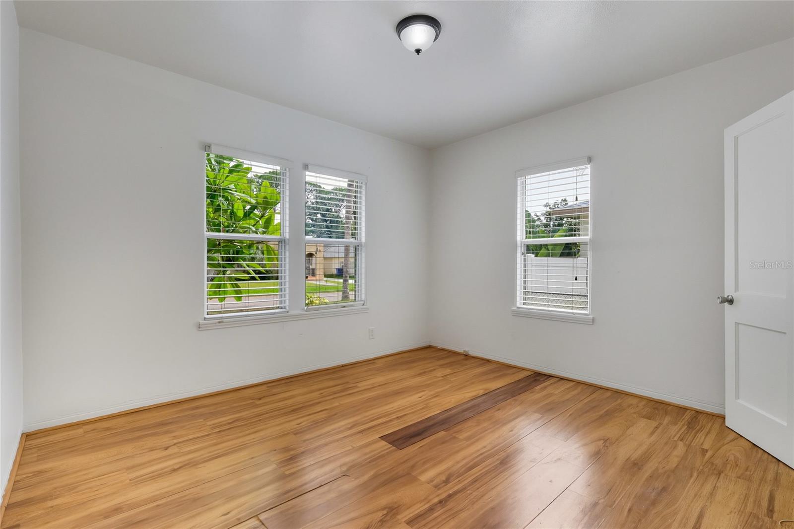 Image 9 of 15 For 2845 Valencia Way S