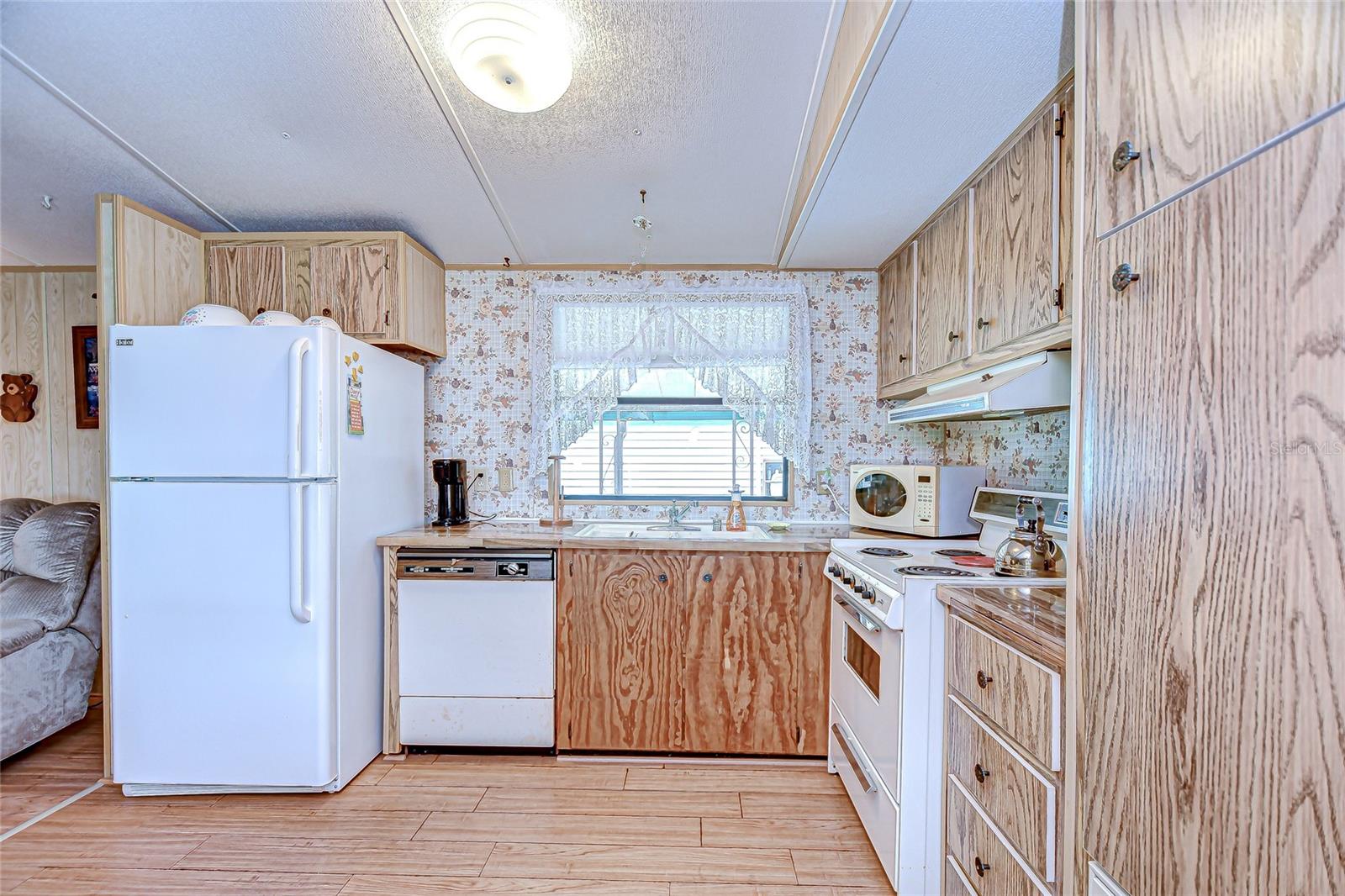 Image 14 of 39 For 39613 Sterling Drive