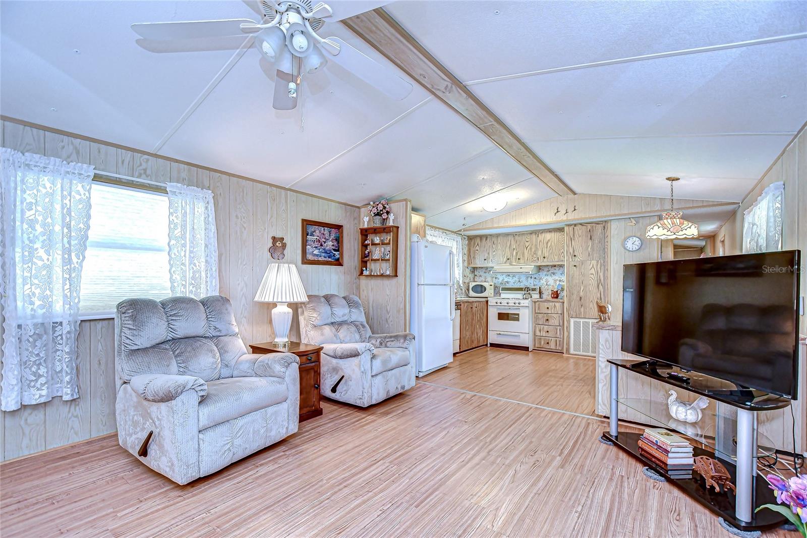 Image 8 of 39 For 39613 Sterling Drive