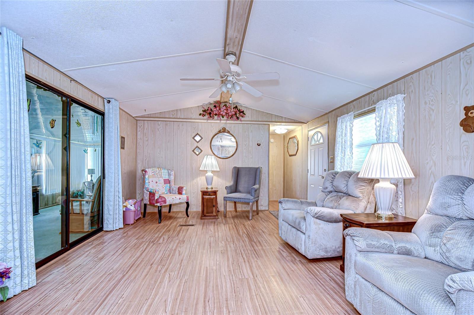 Image 9 of 39 For 39613 Sterling Drive