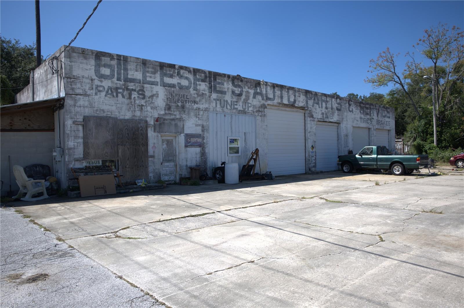 Listing photo id 2 for 4601 60 Highway
