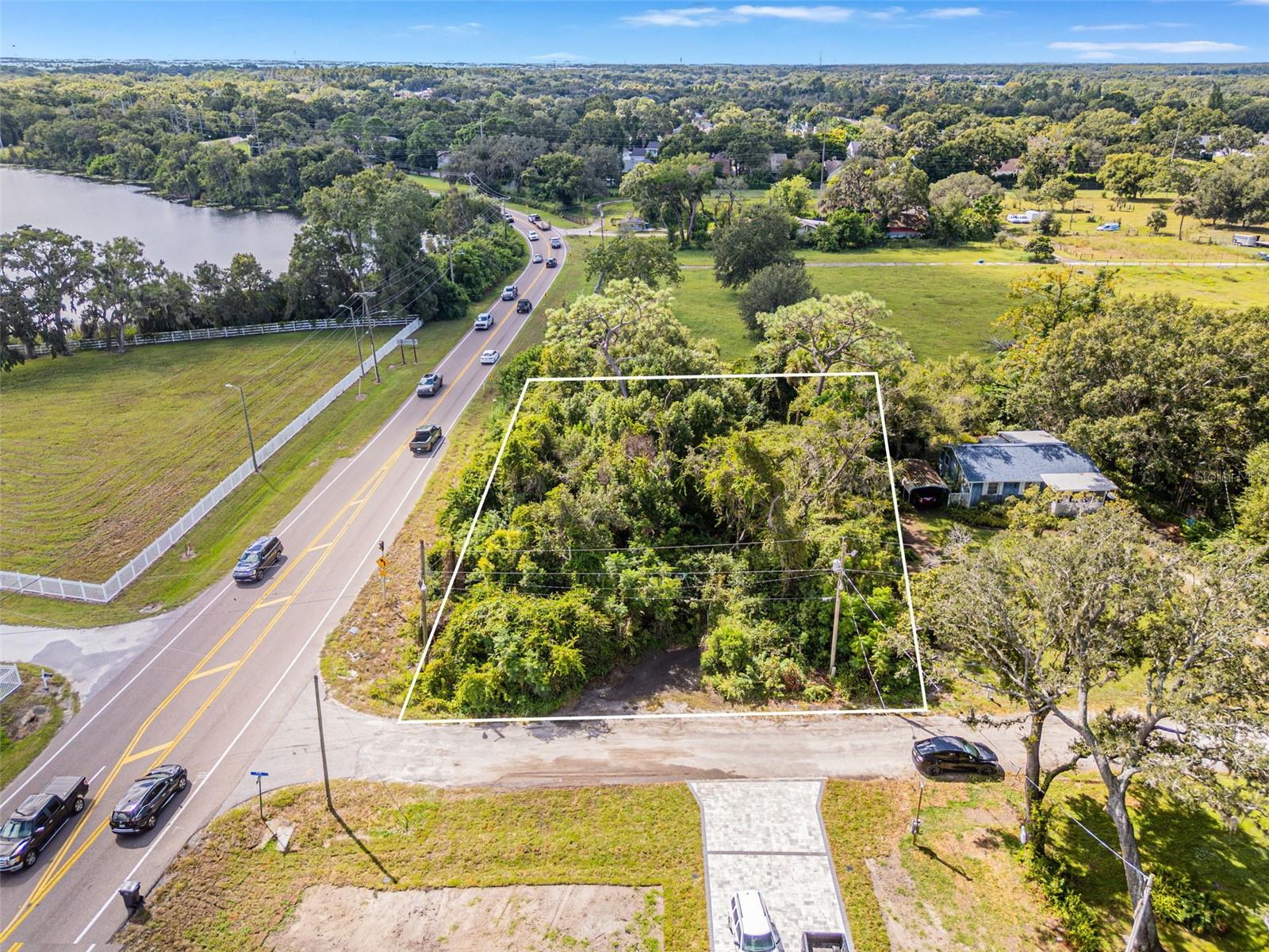 Listing photo id 2 for 16713 Kodi Lane
