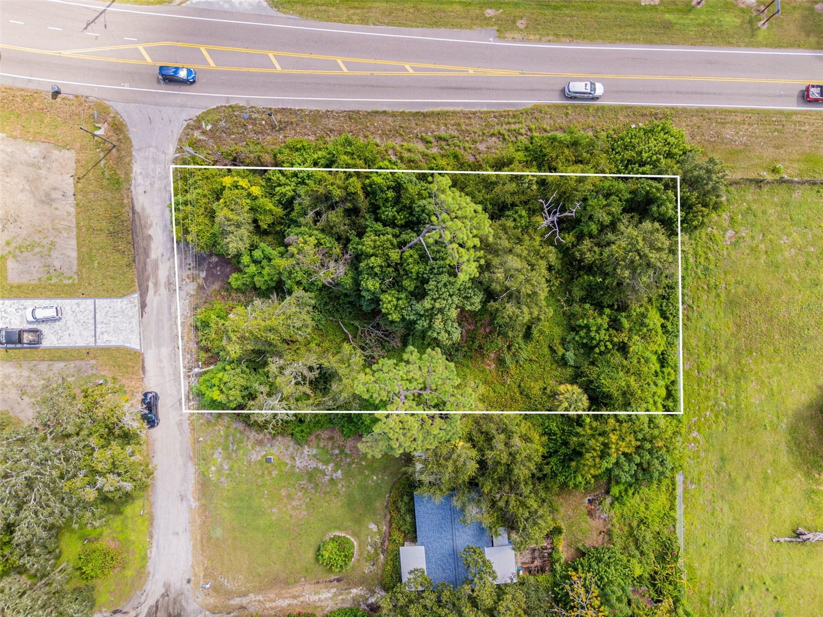Listing photo id 3 for 16713 Kodi Lane