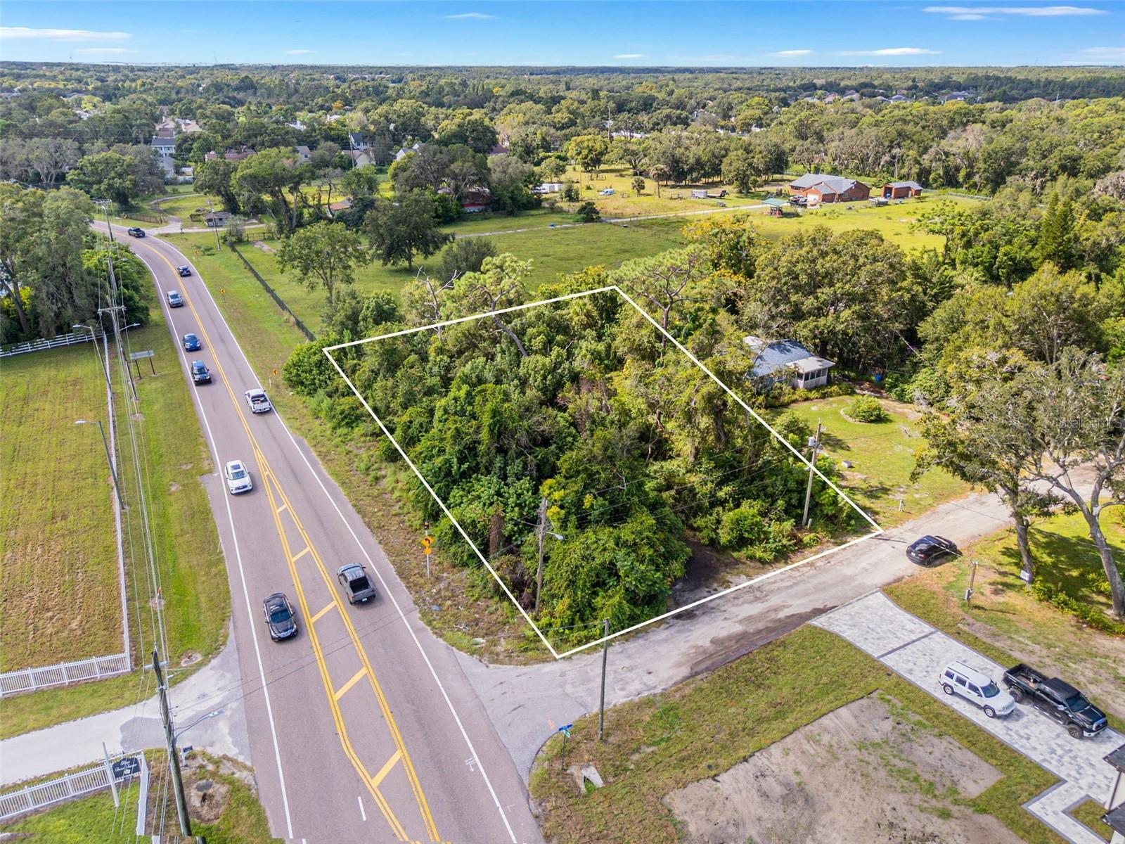 Listing photo id 4 for 16713 Kodi Lane