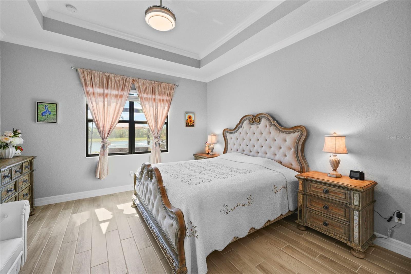 Image 16 of 63 For 5749 Cheech Glen